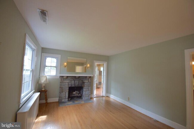 Photo - 4610 3rd St S