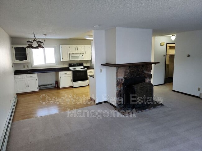 Building Photo - 1545 Northview Dr Unit F4