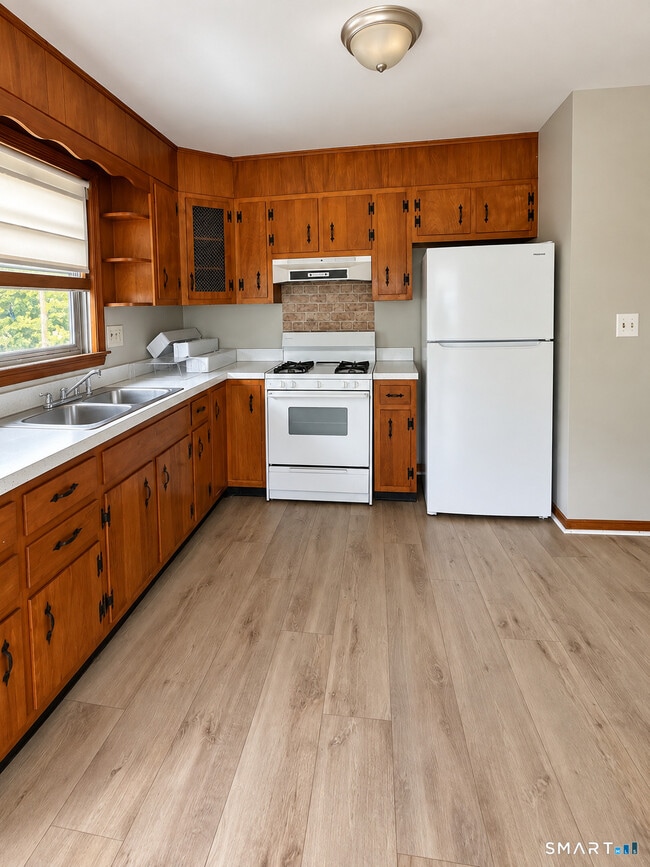 88 Elizabeth Ann Dr Unit 2L