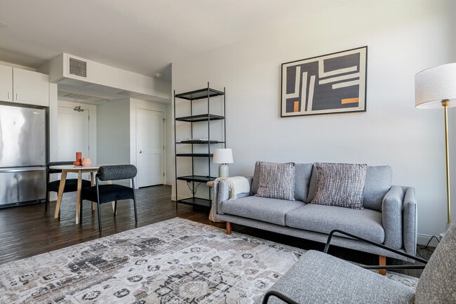 Photo - 245 Walnut St Unidad SI FL4-ID1266