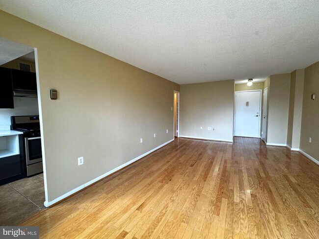 Photo - 2500 N Van Dorn St Unidad 316