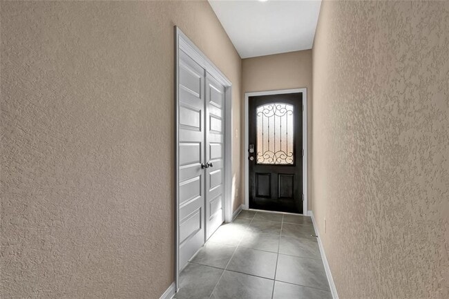 903 Cloverdale Dr