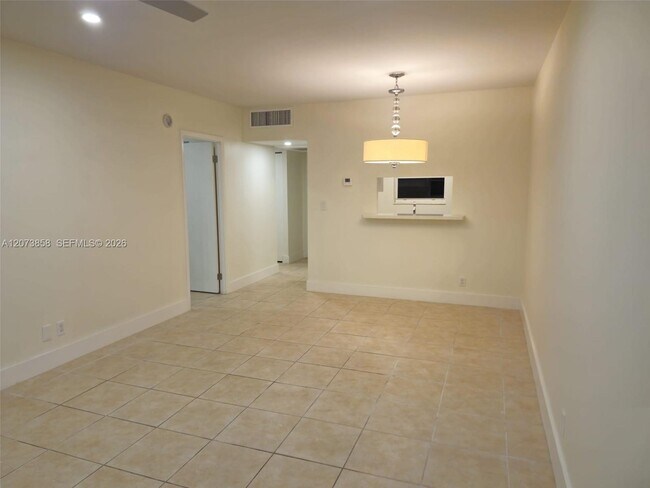 Photo - 4800 NW 35th St Unit 607