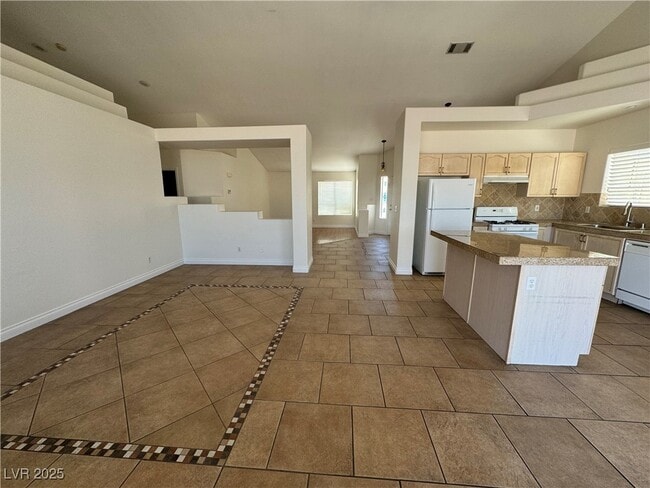 Photo - 4811 Carefree Dr