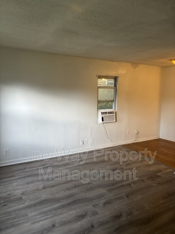 Photo - 1738 N Poplar Ave