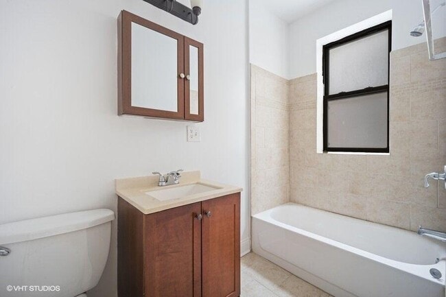 Photo - 3827.5 N Fremont St Unit E1