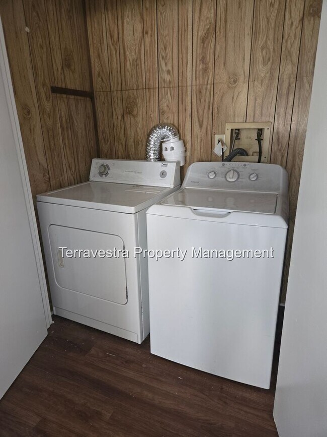 Photo - 131 N High St Unit A