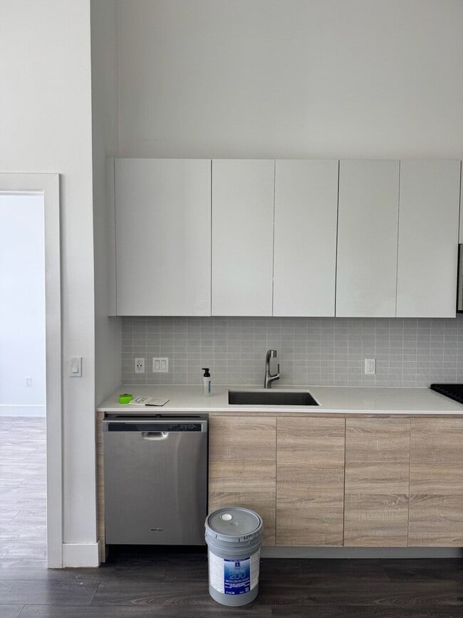 Photo - 4000 W Diversey Ave Unit 517