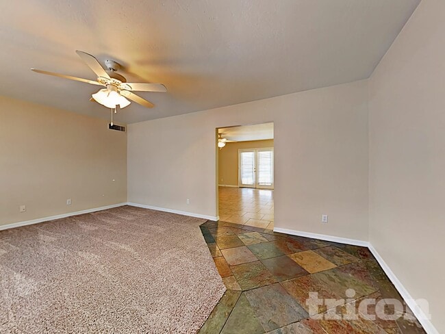 Photo - 1113 W Runion Dr