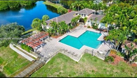 Building Photo - 2574 Centergate Dr Unit 201