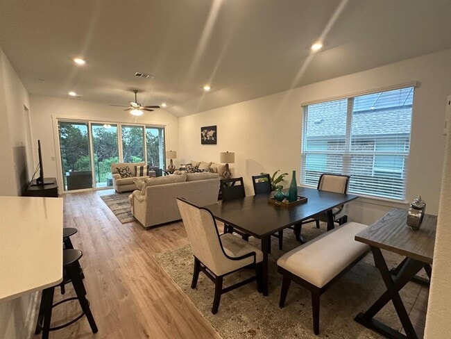 Photo - 421 Peace Pipe Way