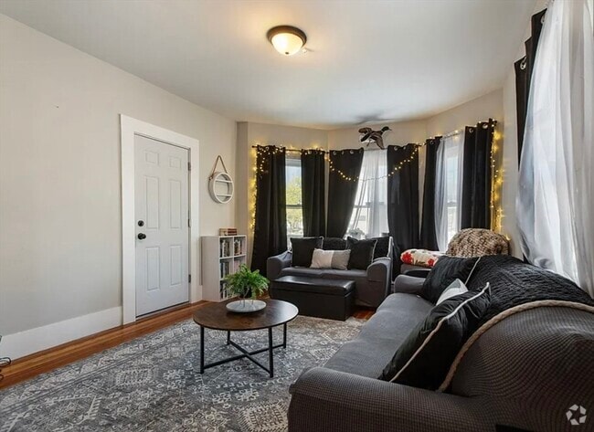 Building Photo - 1037 Cove Rd Unit 3 Rental