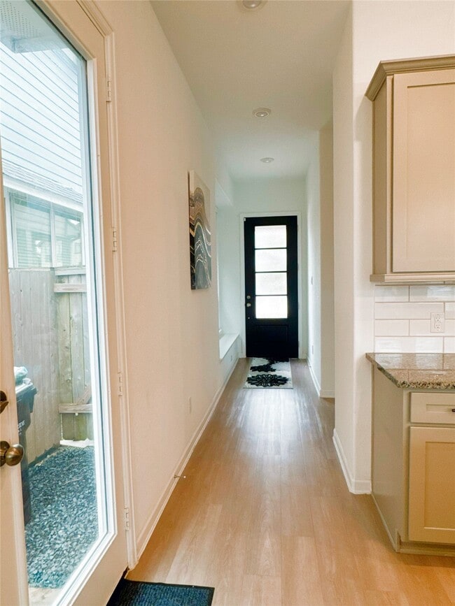 Photo - 4015 Champlain Wy