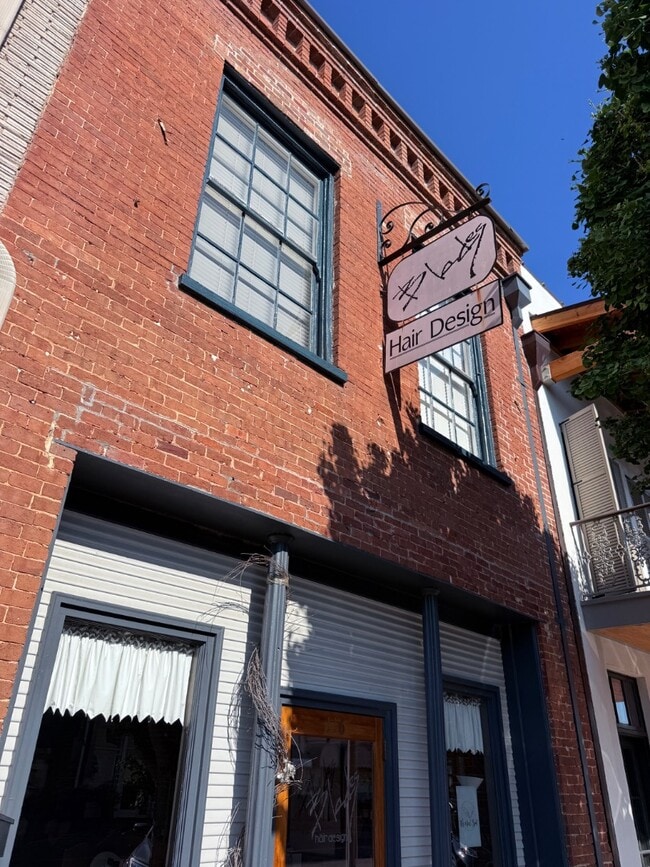 Photo - 116 5th St N