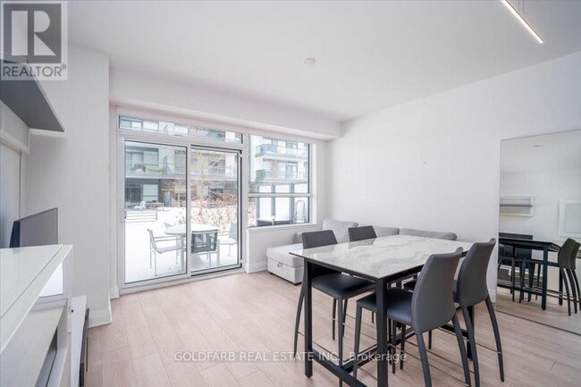 Photo - 271 Sea Ray Ave Unité B112