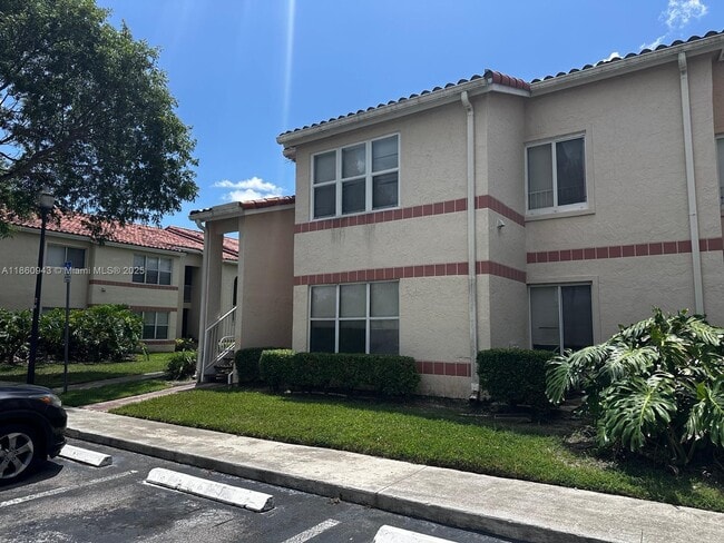 Building Photo - 3310 Pinewalk Dr N Unit 1814 Rental