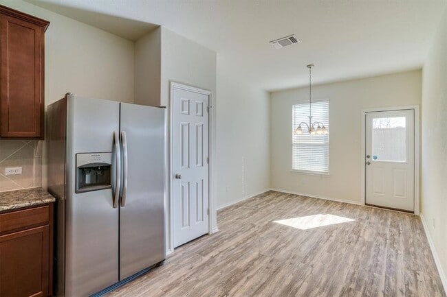 Photo - 273 La Dera Dr