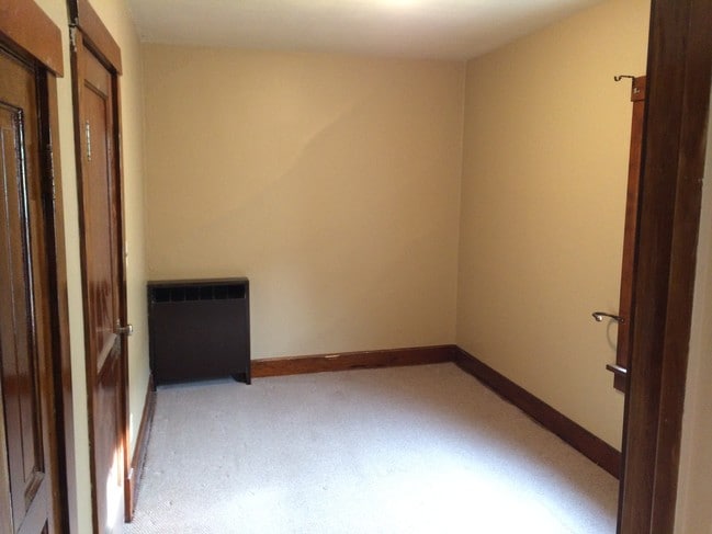 Bedroom 2 - 807 E Grand Ave Unit 1