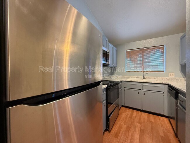 Photo - 3228 W Glendale Ave Unit Apt 146