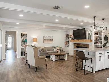 Photo - 2701 Huntington St