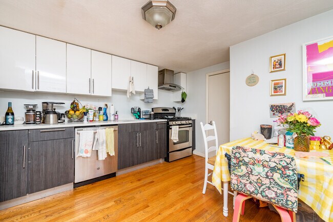 5 Munroe St Unit 1