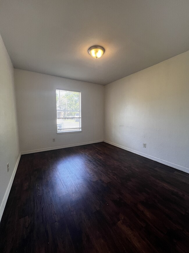 Photo - 14409 Pine St Unit 1