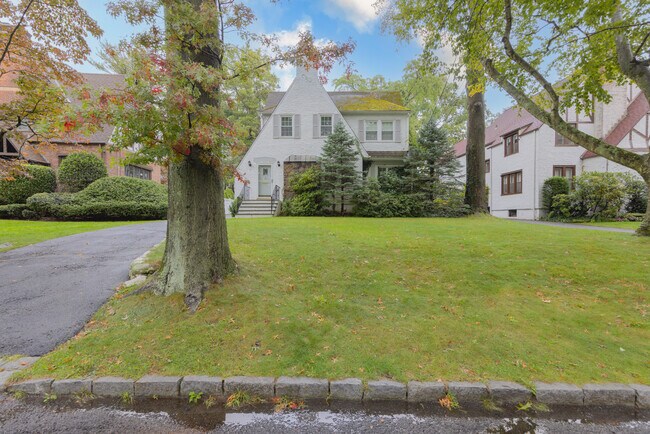 Photo - 7 Carthage Ln