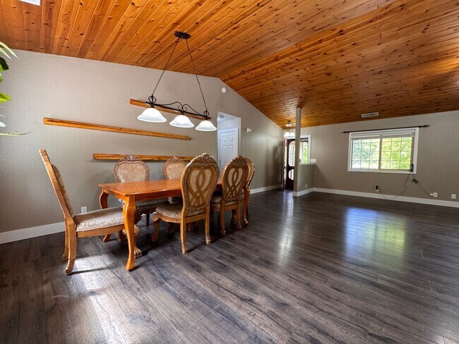 Photo - 116 Riverbend Way