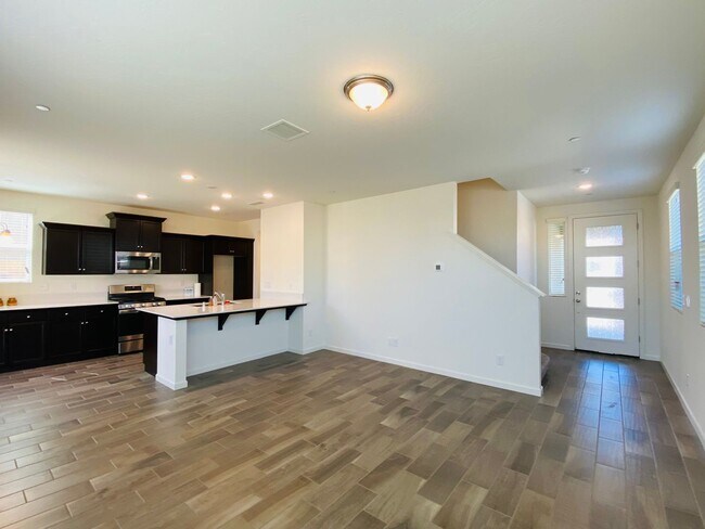 Photo - $2,195 Leonard & Gettysburg,  3 Bedroom - ...