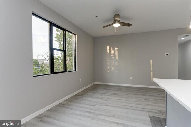 Building Photo - 400 S Highland Ave Unit 401 Rental
