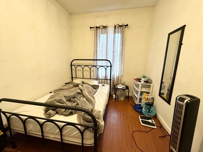 Photo - 93A Hillside St