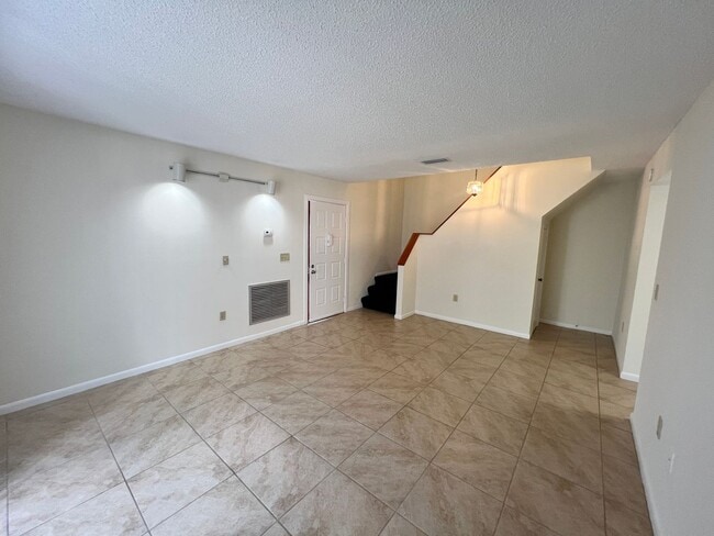 3583 Raintree Cir