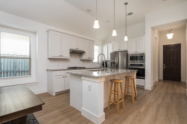 Photo - 2521 Elm Pl