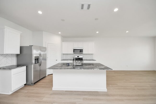 Building Photo - 8550 Tropical Breeze Wy