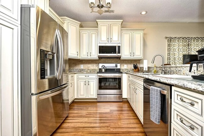 Photo - 3307 Sweetwater Blvd