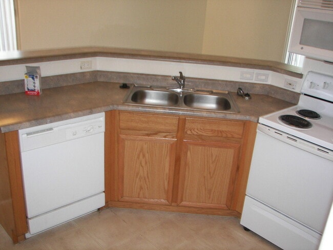 Photo - Alta Mesa Gated Community - Community Pool & Spa