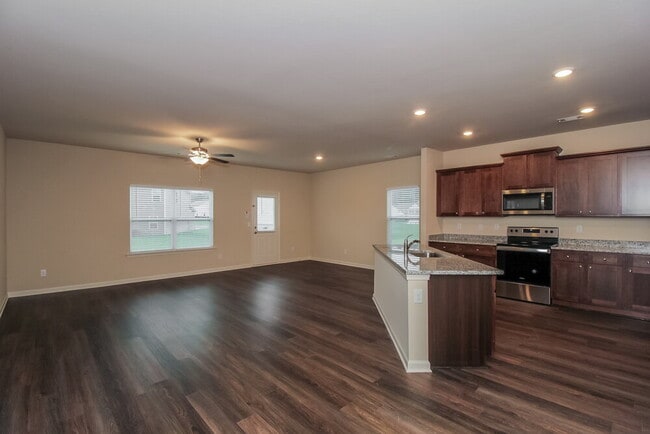 Photo - 108 Brook Dr