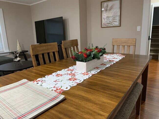 Photo - 9 Francis Pl Unidad Fully Furnished 4 BR APT