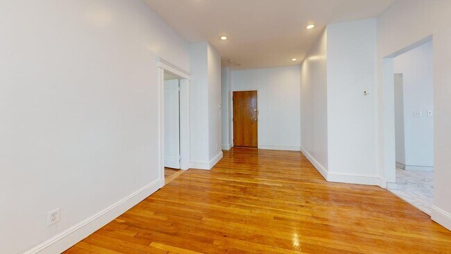 Photo - 202 Baker St Unit 2