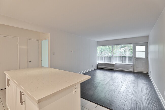 1-Bed Open Concept - 637SF - 494 Avenue Rd