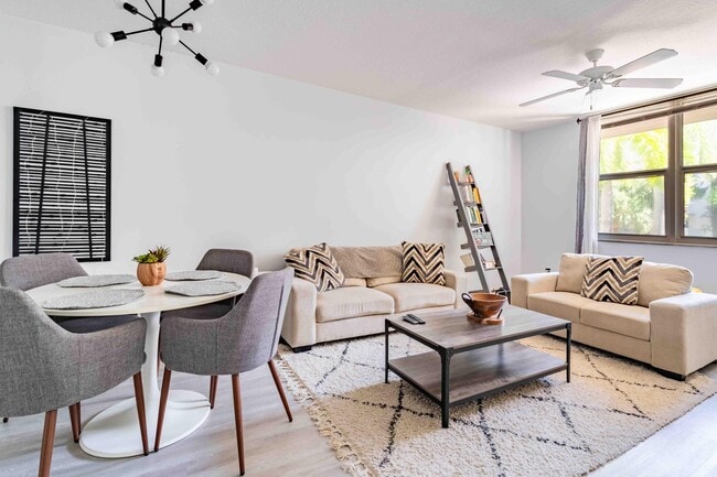 Building Photo - 2401 NE 65th St Unit 201 Rental
