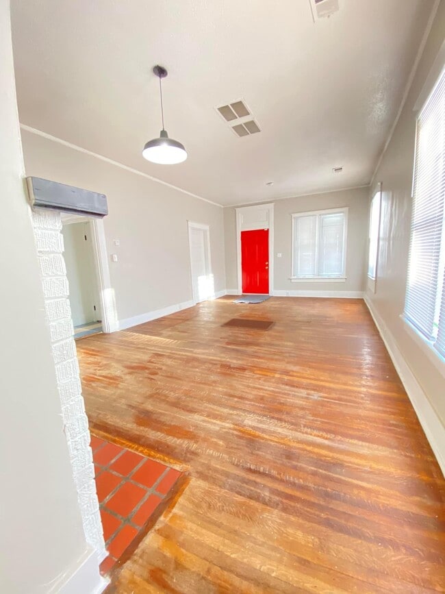 Photo - 1936 E McLemore Ave