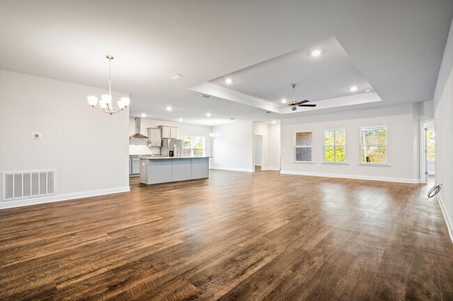 Photo - 31517 Shadwell Dr