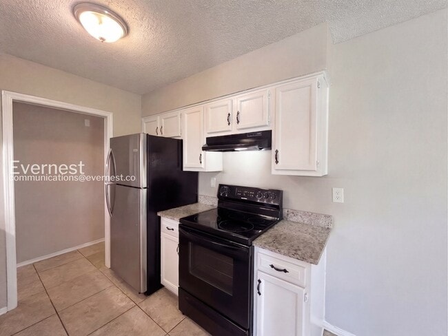 Photo - 6585 Fairwood Cove