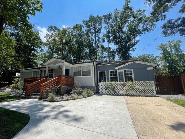 Remodeled 4/2 by Cascades Park - Remodeled 4/2 by Cascades Park House