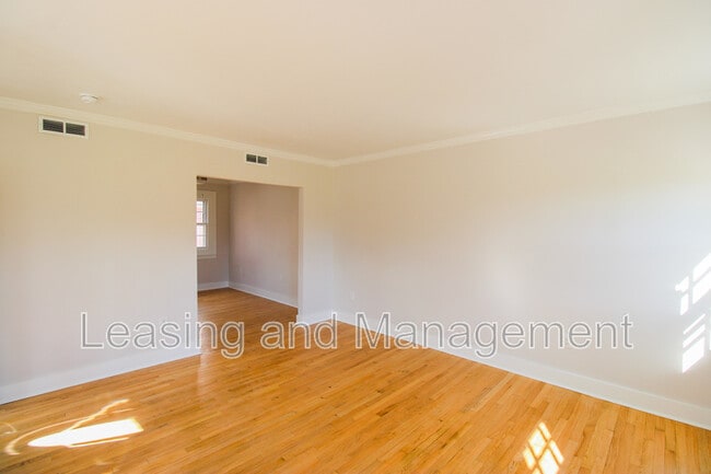 Photo - 25 Ashley Ave