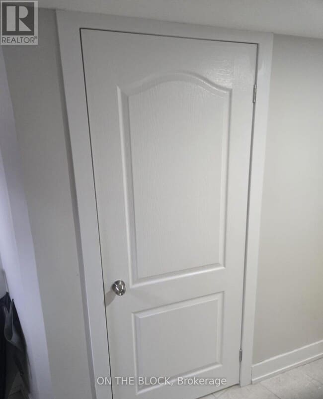 Photo - 103 Fitzgibbon Ave