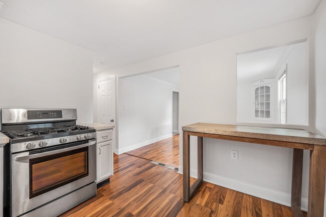 Building Photo - 155 Saint Charles St Rental