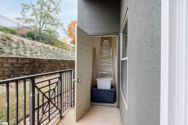 Photo - 1001 S Church St