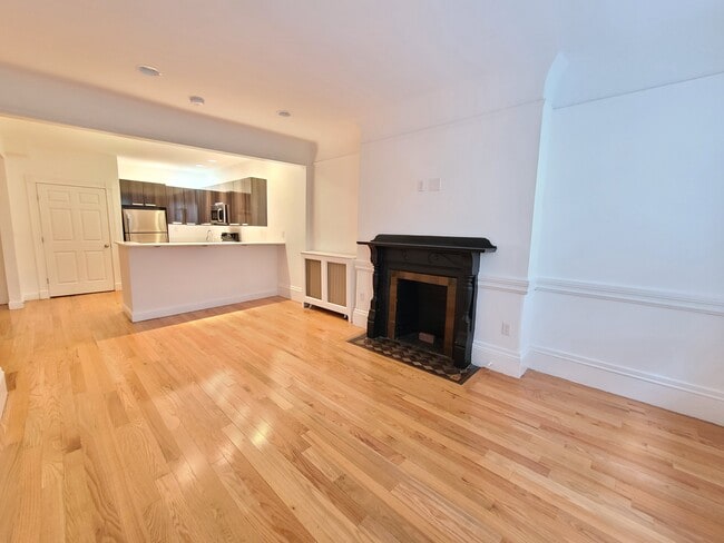 Photo - 125 Saint Botolph St Unidad 4